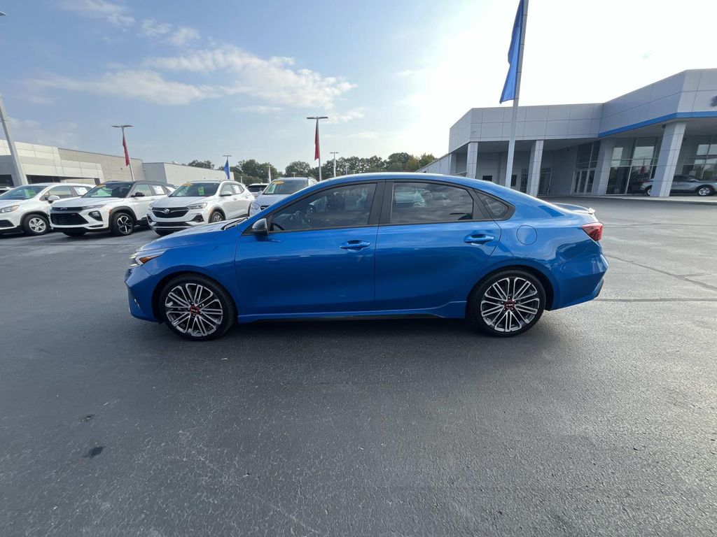 2023 Kia Forte GT photo 4