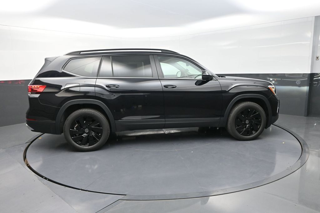 2025 Volkswagen Atlas SE Technology photo 8
