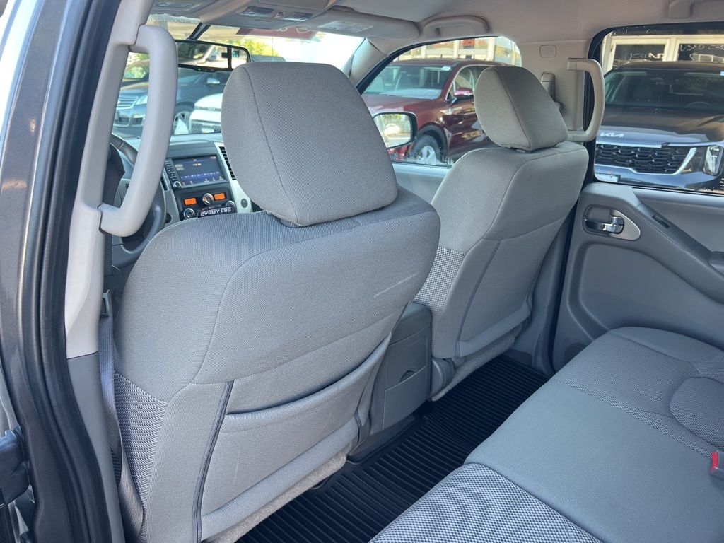 2021 Nissan Frontier Crew Cab photo 6