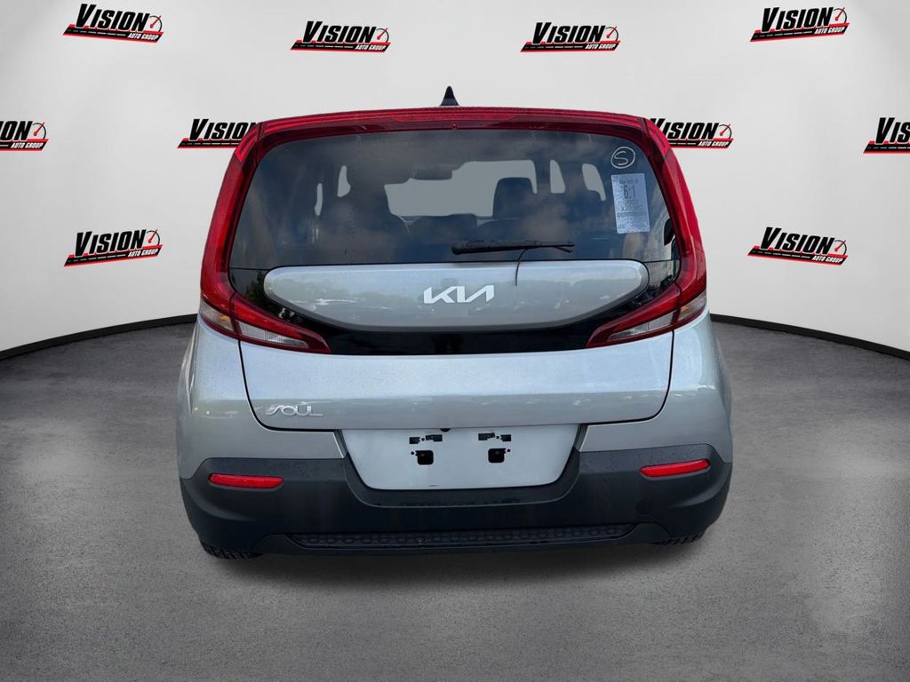 2022 Kia Soul LX photo 3