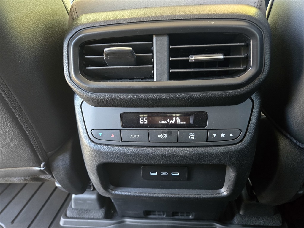 2024 Honda Pilot Touring photo 11