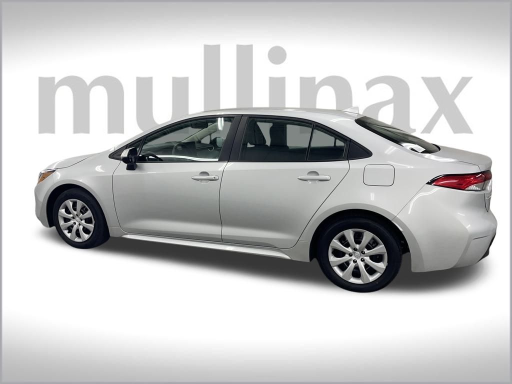 2024 Toyota Corolla LE photo 7