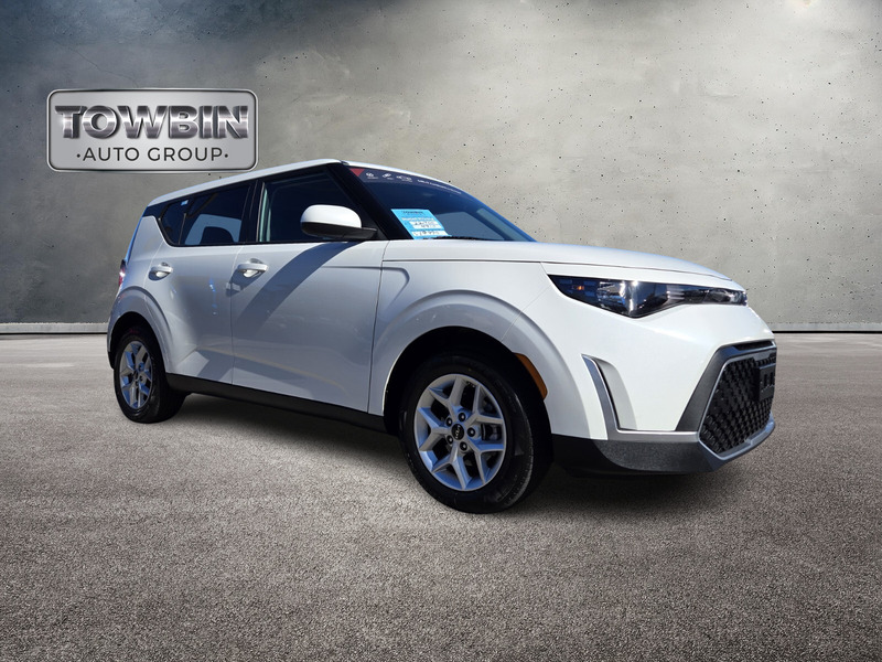 2024 Kia Soul LX photo 2