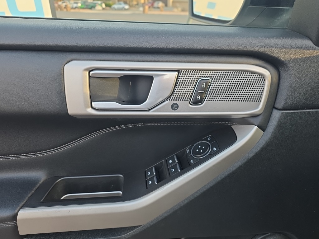 2023 Ford Explorer Limited photo 11