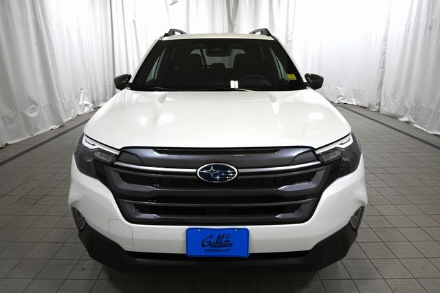 2025 Subaru Forester Premium photo 13