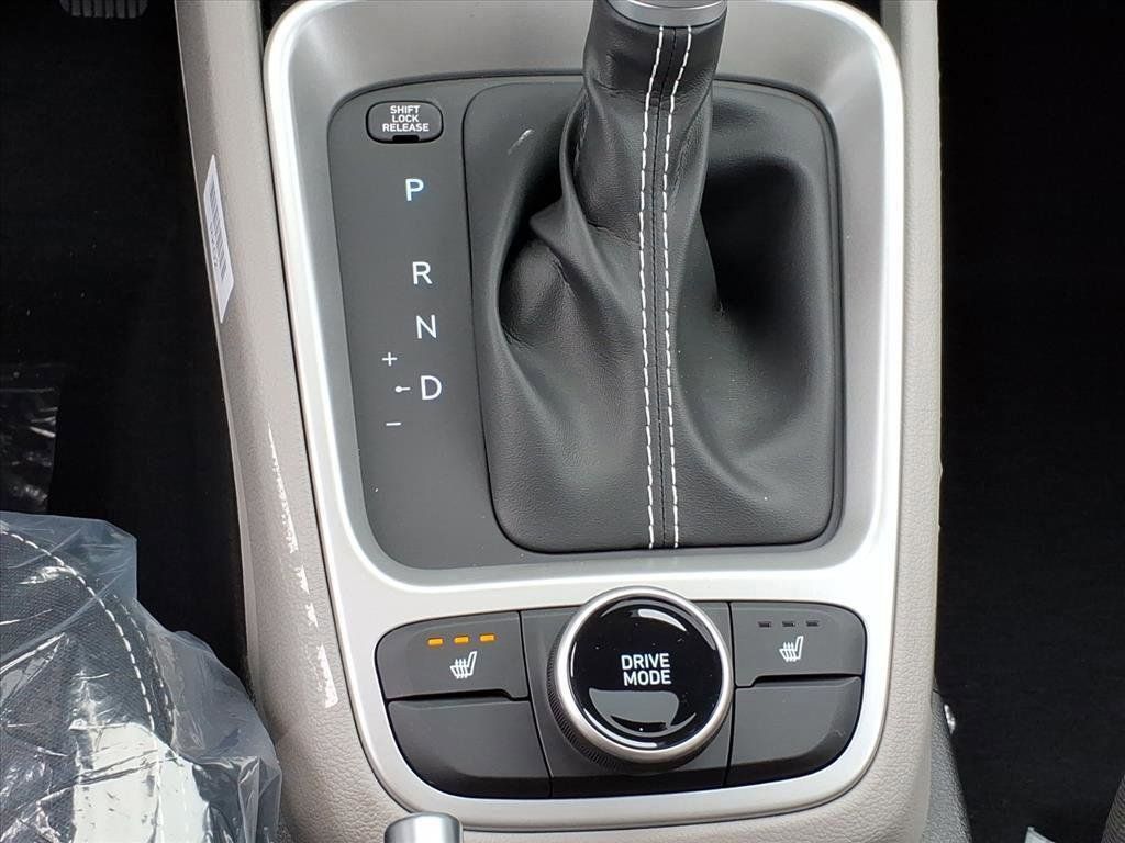 2026 Hyundai Venue SEL photo 4