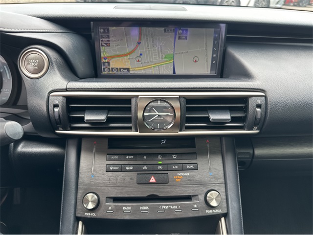 2019 Lexus IS 350 F SPORT photo 9