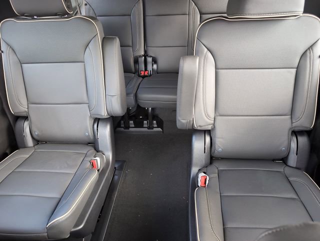2025 Chevrolet Suburban Premier photo 22