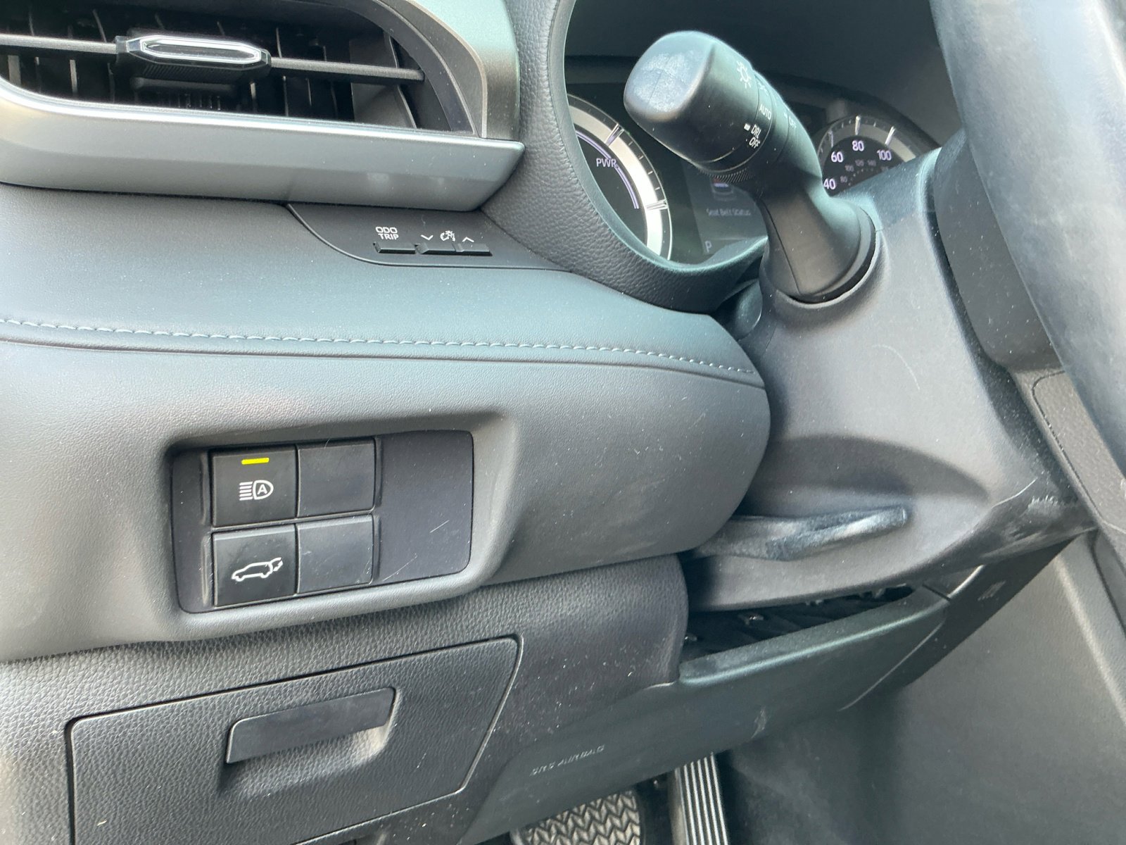 2020 Toyota Highlander LE photo 13