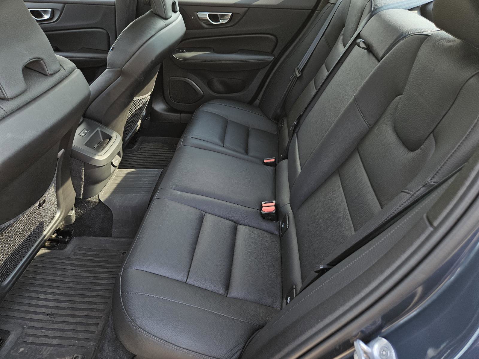 2024 Volvo S60 B5 AWD Plus photo 27