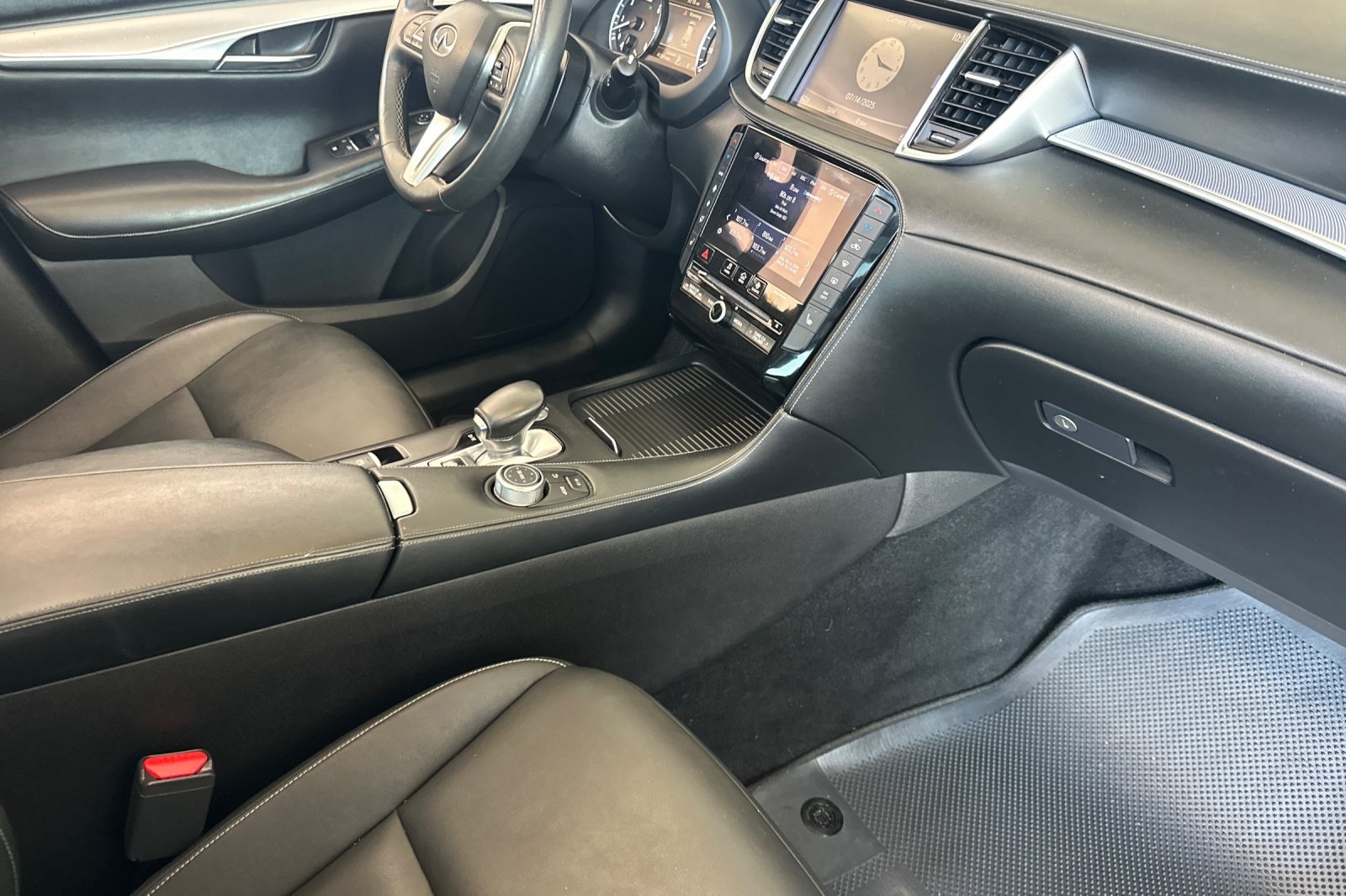 2019 Infiniti QX50 Luxe photo 13