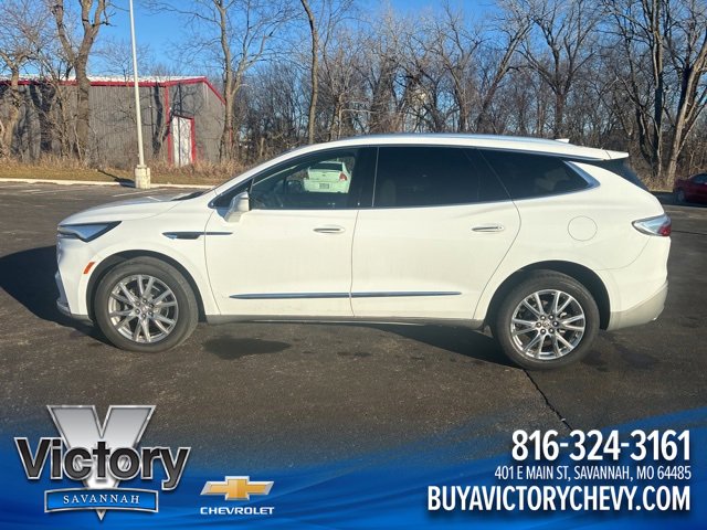 2023 Buick Enclave Essence's photo