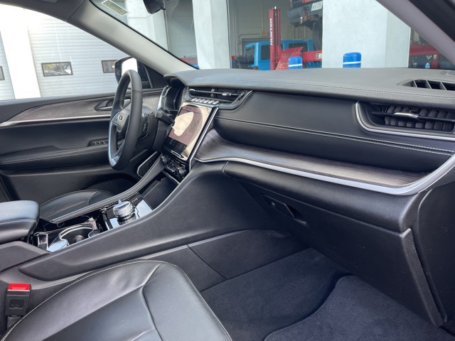 2023 Jeep Grand Cherokee Limited photo 18