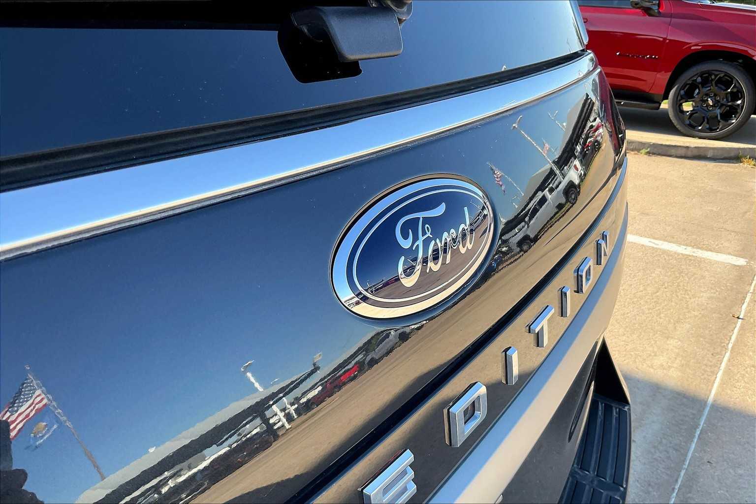 2024 Ford Expedition XLT photo 28