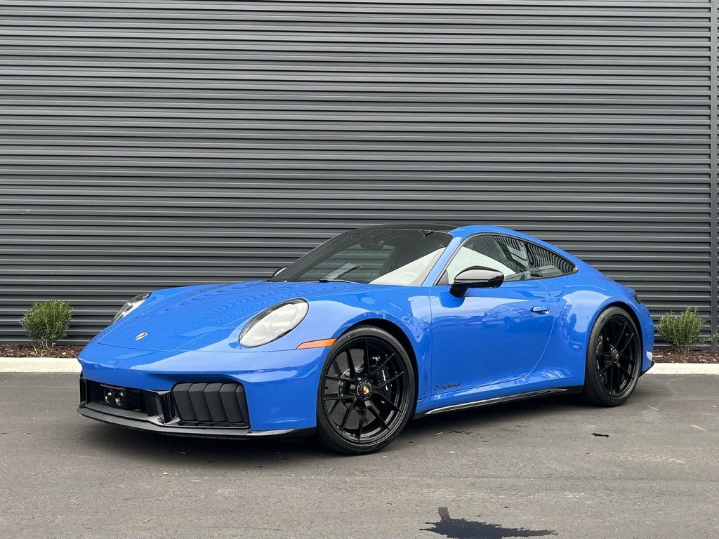 2025 Porsche 911 GTS's photo