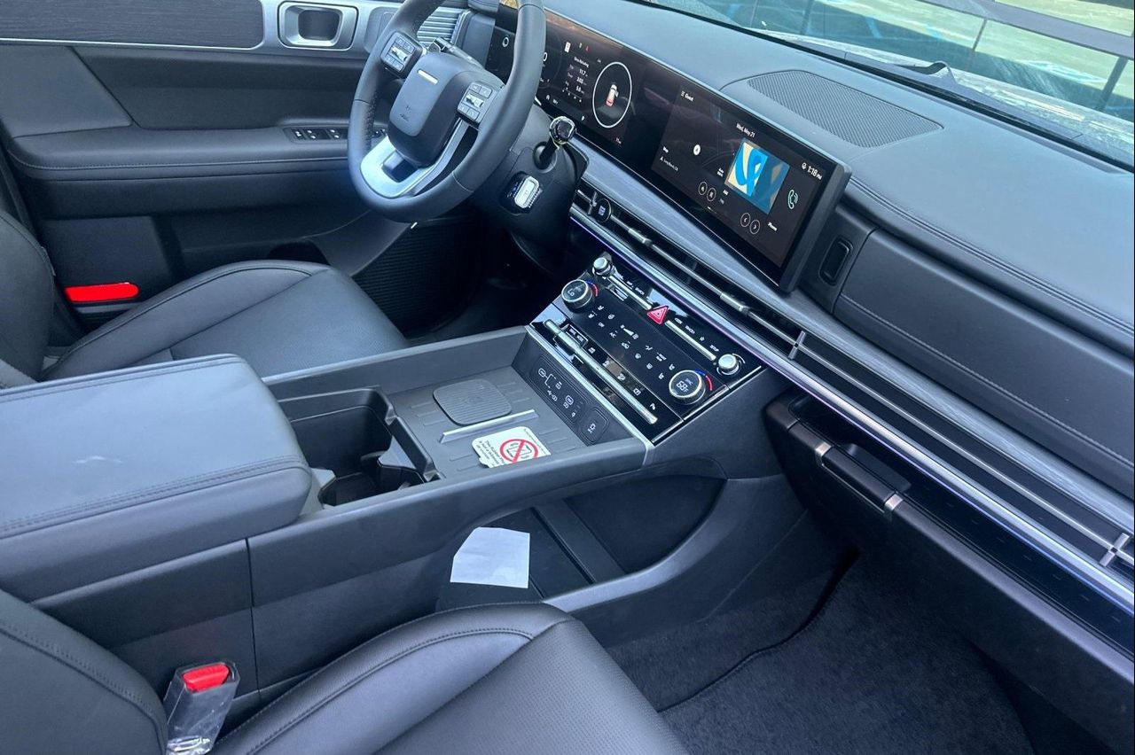 2025 Hyundai Santa Fe Limited photo 16