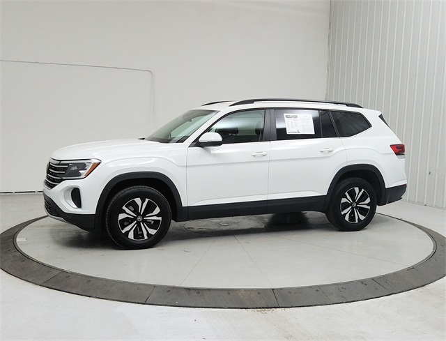 2024 Volkswagen Atlas SE photo 3