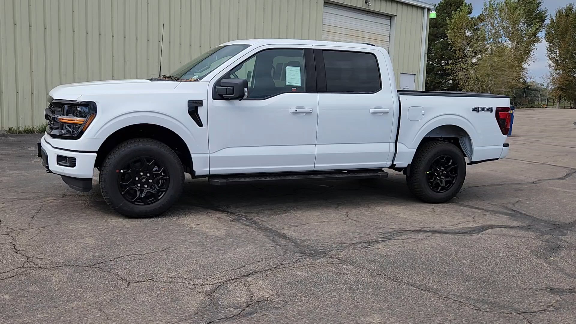 2025 Ford F-150 XLT photo 3