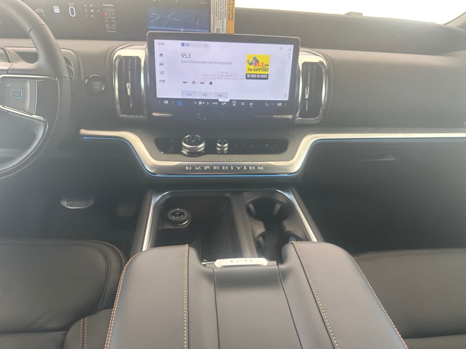 2025 Ford Expedition photo 12