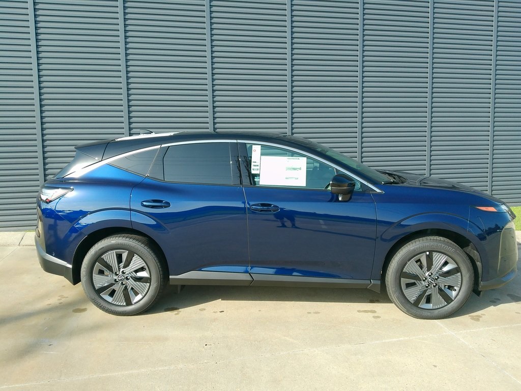 2025 Nissan Murano SL photo 2