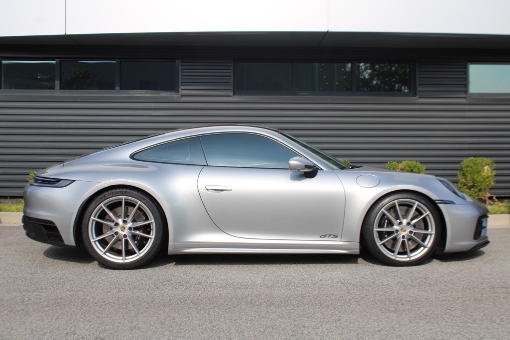 2022 Porsche 911 GTS Coupe photo 8