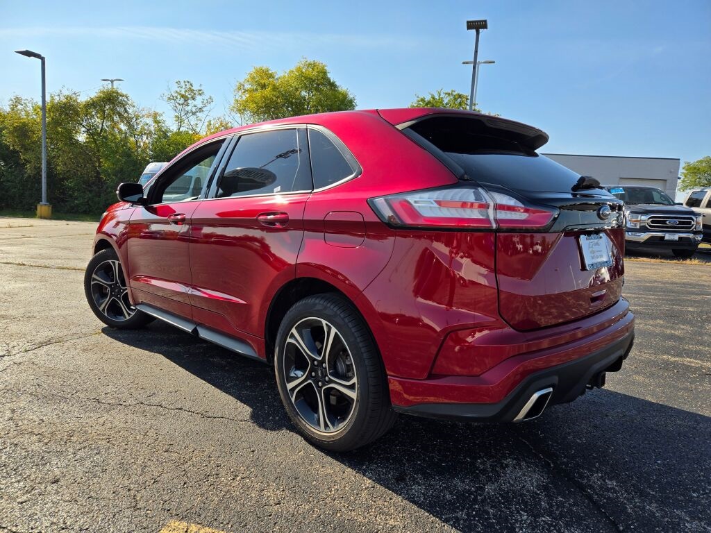 2019 Ford Edge ST photo 11