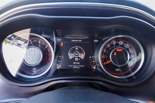 2015 Dodge Challenger R/T Scat Pack photo 17