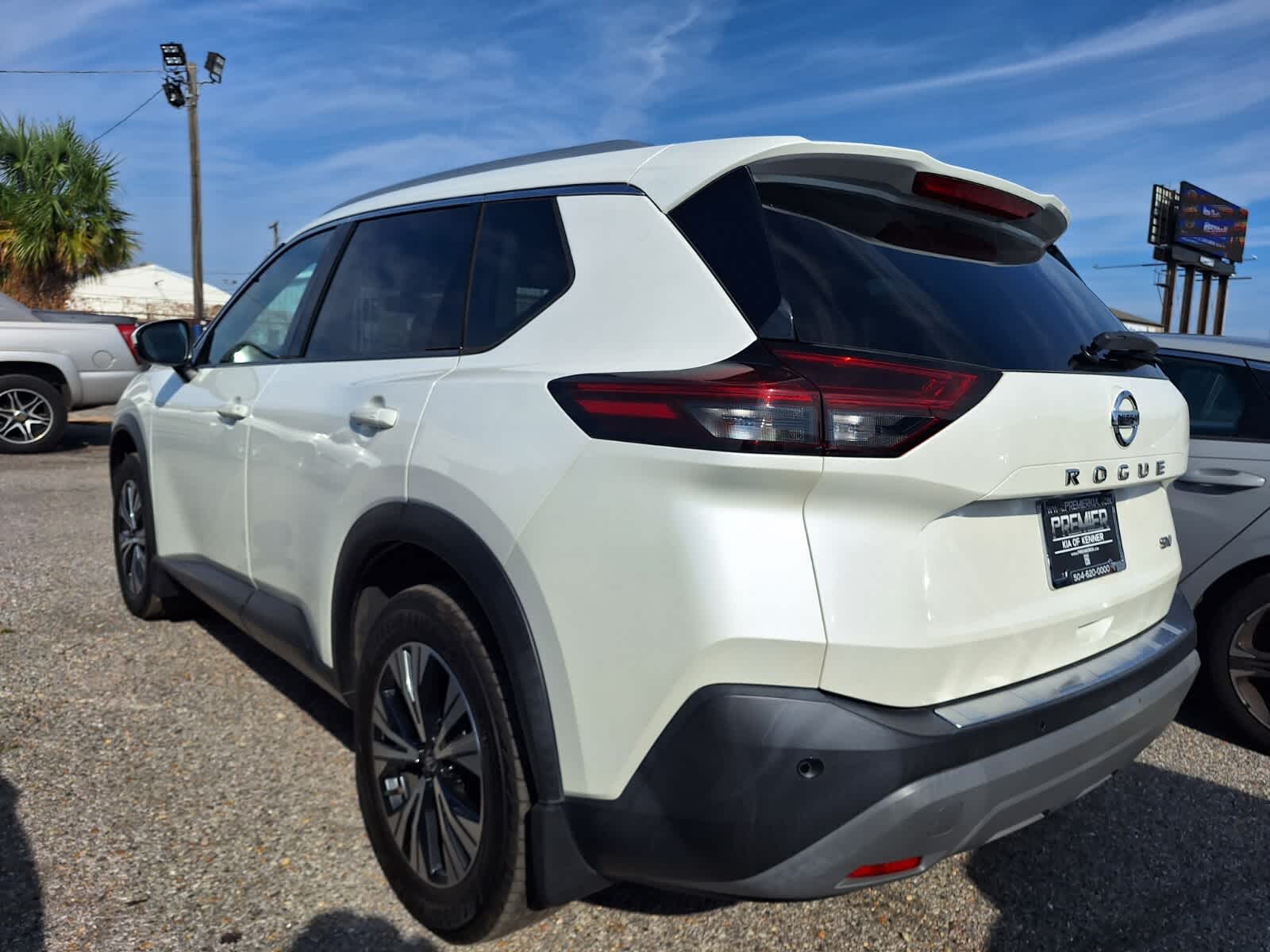 2021 Nissan Rogue SV photo 5