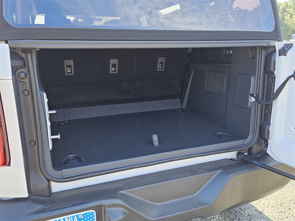 2025 Ford Bronco Base photo 11