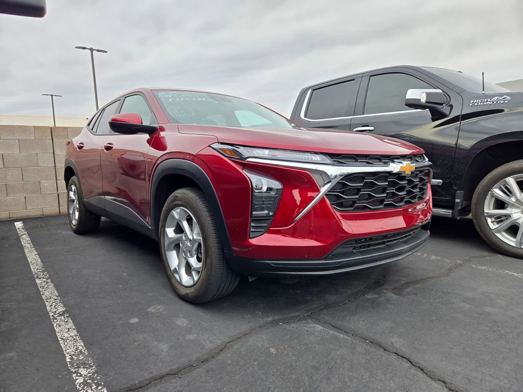 2024 Chevrolet Trax LS's photo