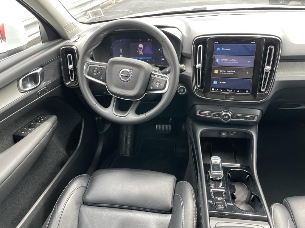 2023 Volvo XC40 Plus photo 5