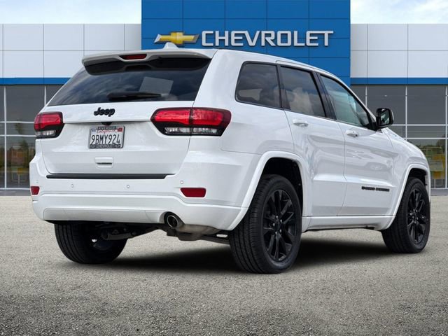 2022 Jeep Grand Cherokee Laredo X SE Altitude photo 2
