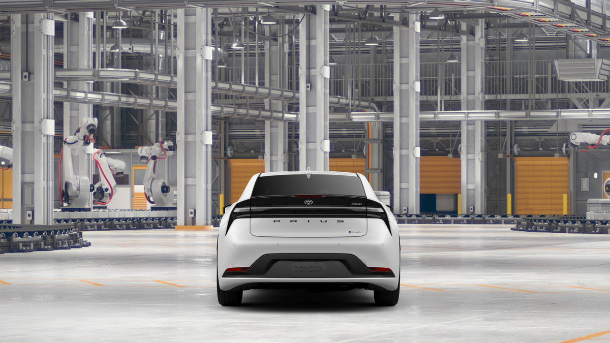 2026 Toyota Prius Plug-in Hybrid XSE photo 8
