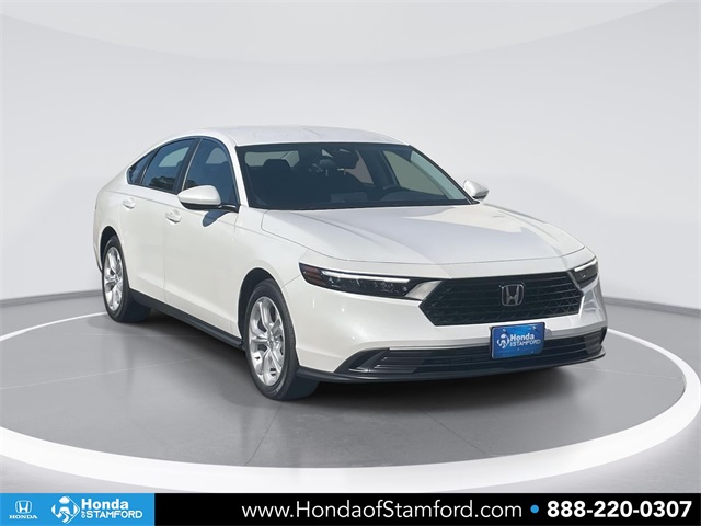 2025 Honda Accord LX's photo