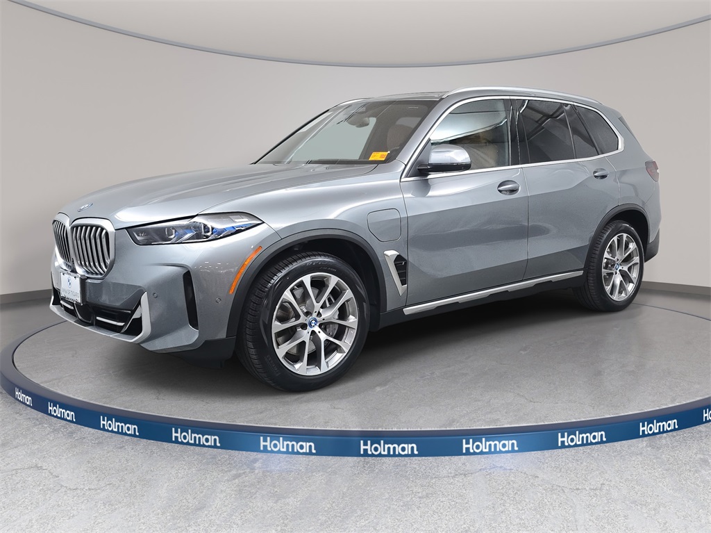 2024 BMW X5 50e's photo