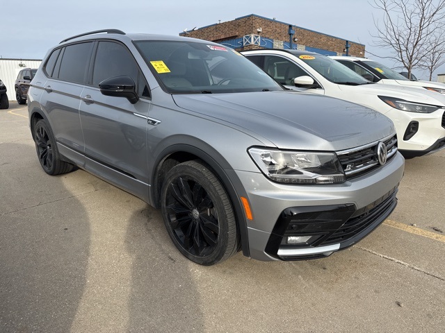 2021 Volkswagen Tiguan SE R-LINE BLACK's photo