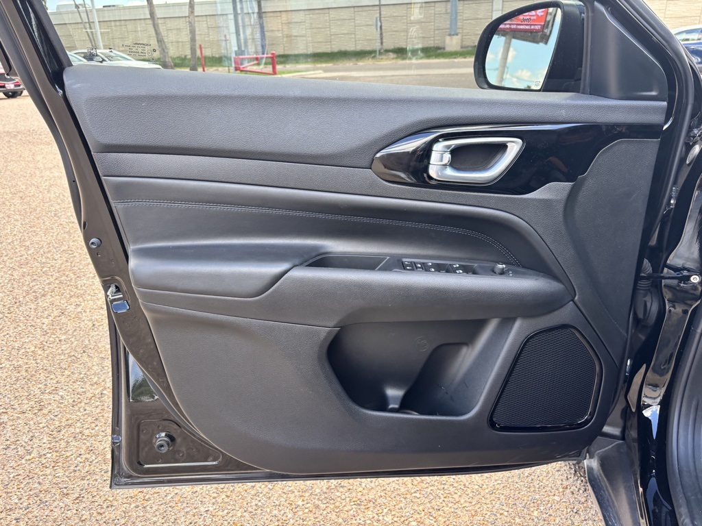 2025 Jeep Compass Latitude photo 7