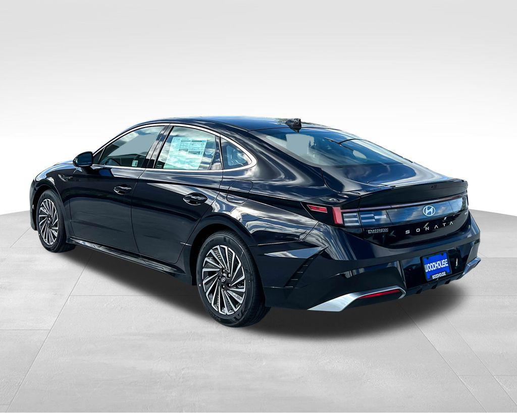 2025 Hyundai Sonata Hybrid SEL photo 7
