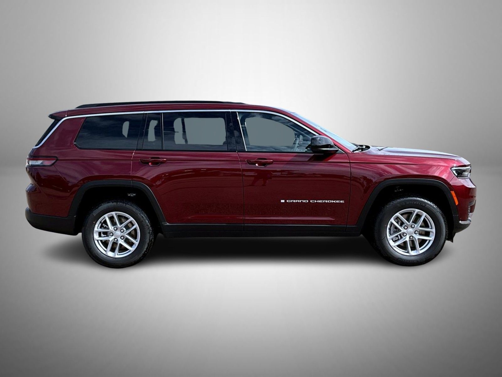 2025 Jeep Grand Cherokee Laredo photo 4
