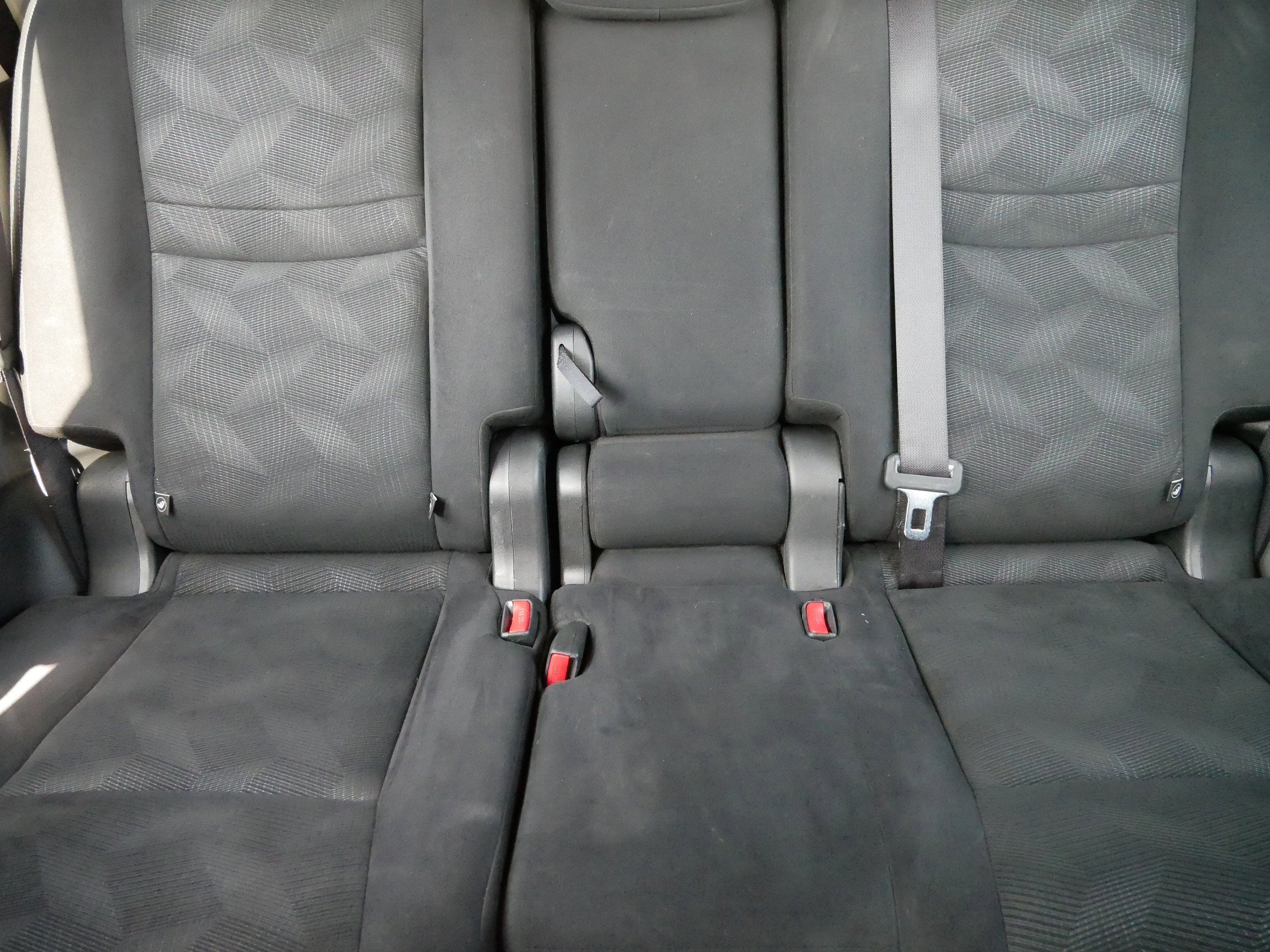2016 Nissan Rogue SV photo 13