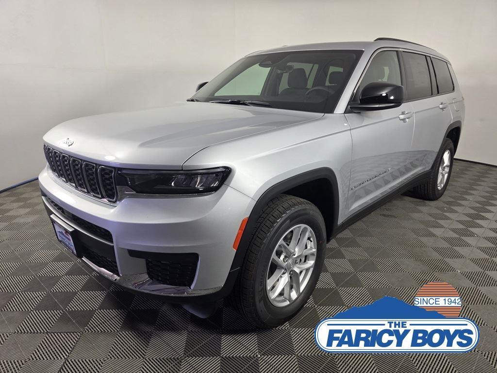 2025 Jeep Grand Cherokee L Laredo's photo