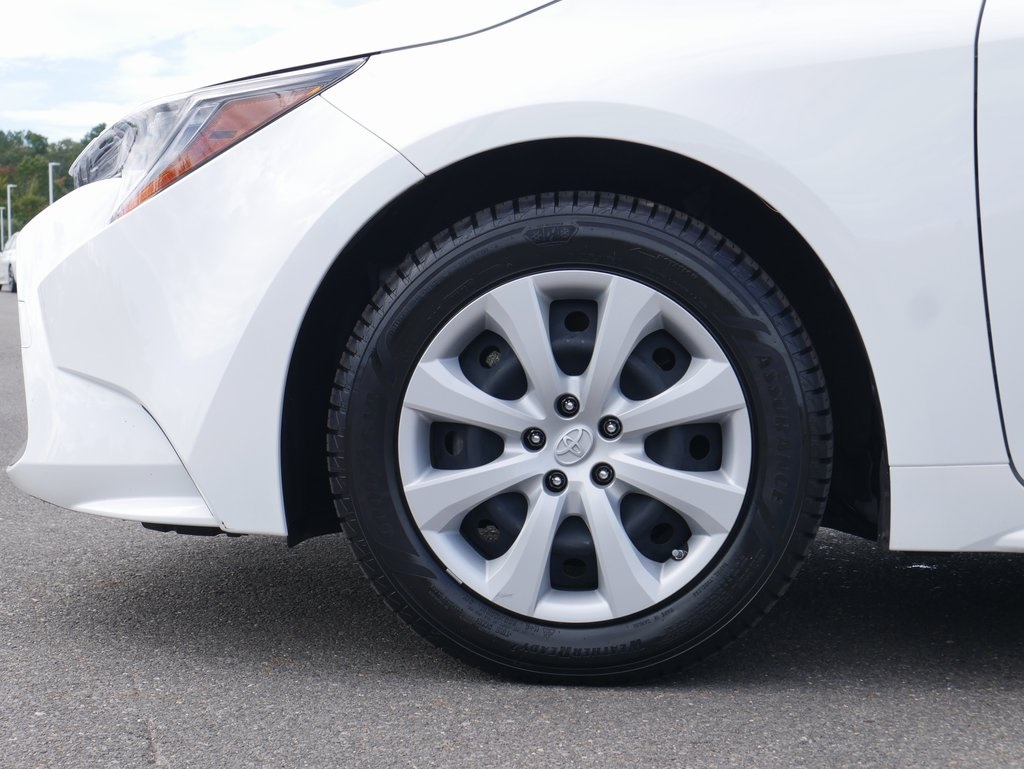 2022 Toyota Corolla LE photo 10