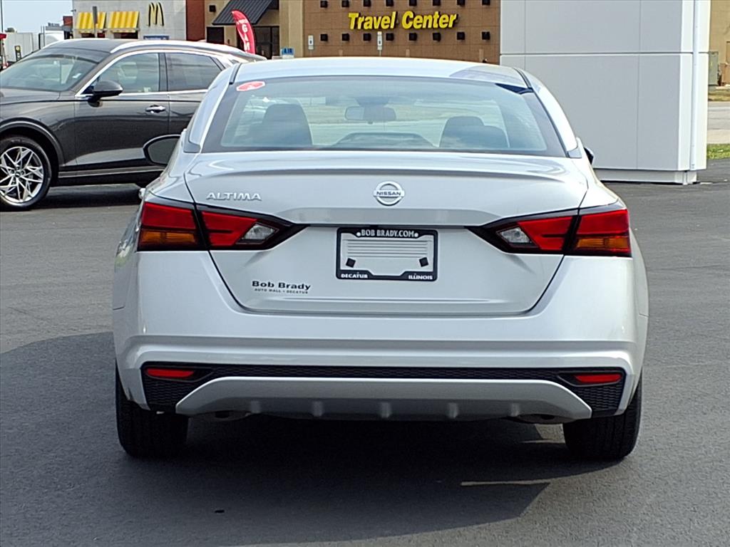 2022 Nissan Altima 2.5 S photo 9