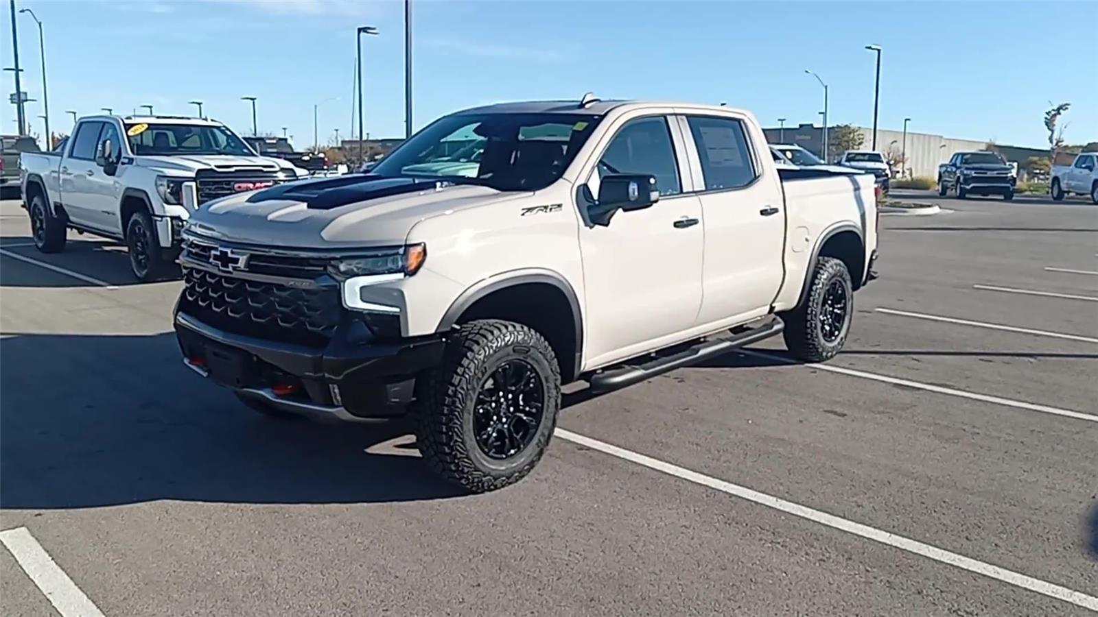 2026 Chevrolet Silverado 1500 ZR2 photo 3