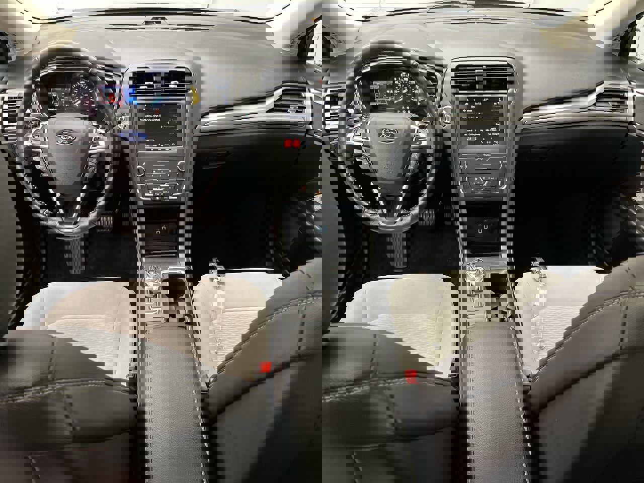 2019 Ford Fusion SE photo 3