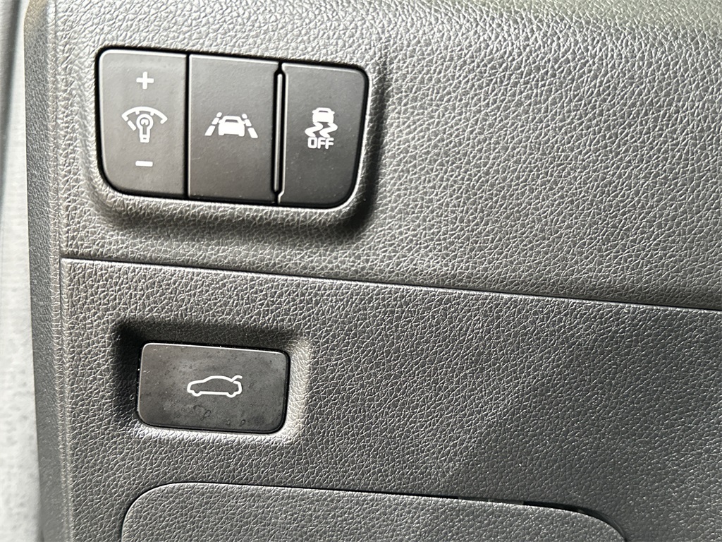 2022 Kia K5 GT-Line photo 17