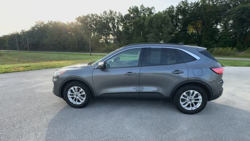 2021 Ford Escape SE photo 5