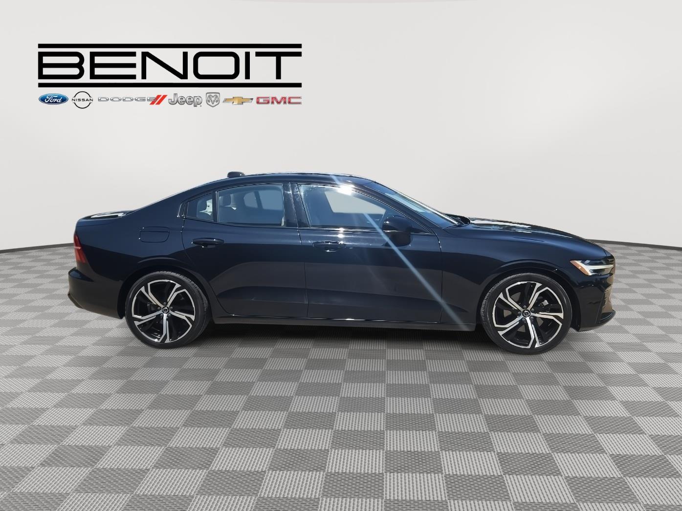 2024 Volvo S60 Core photo 4