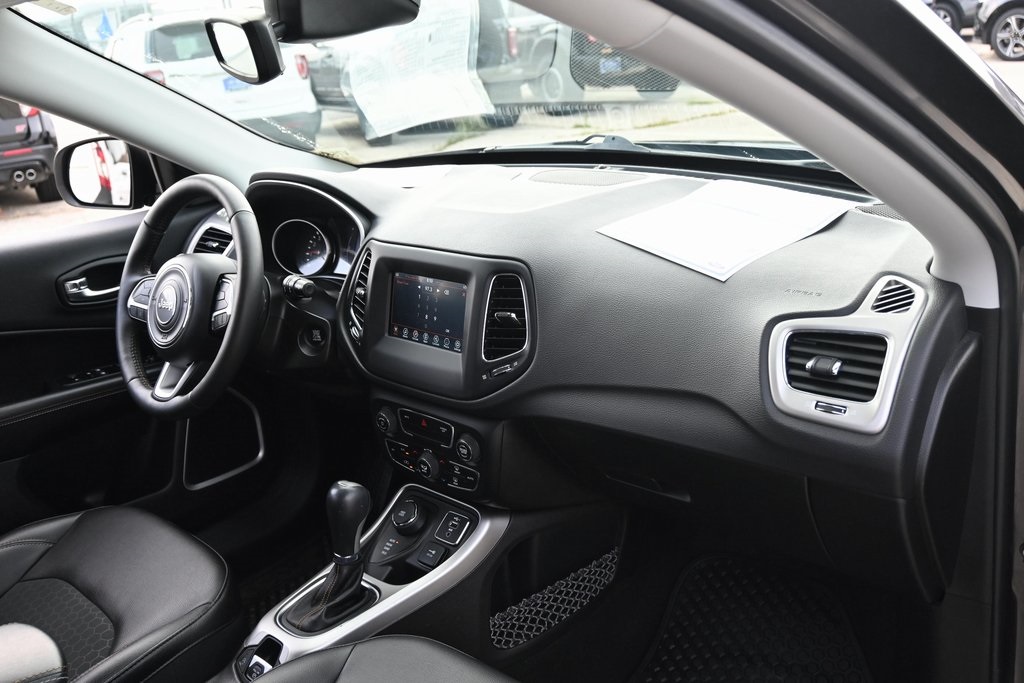 2019 Jeep Compass Latitude photo 18