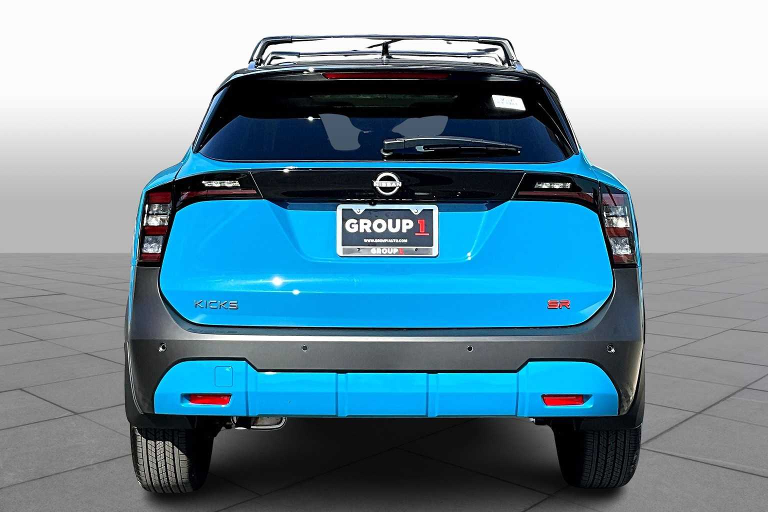 2026 Nissan Kicks SR photo 4